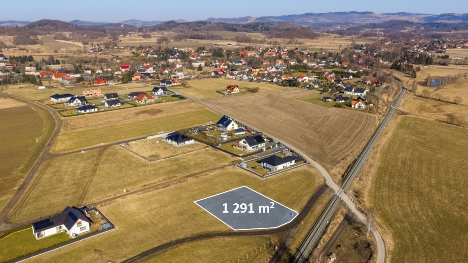 Działka na sprzedaż